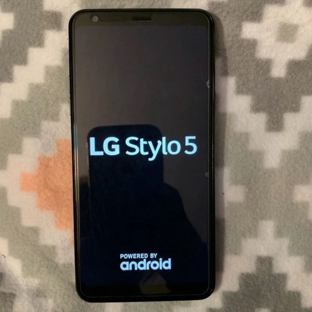 LG Stylo 5 New without box but with charger